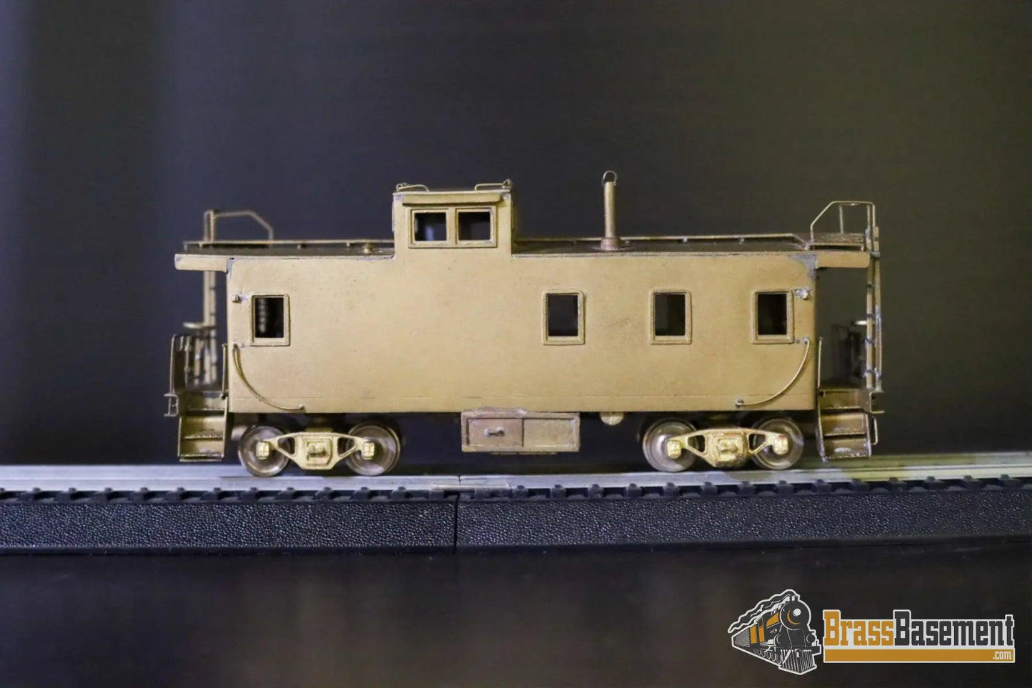 Budget Brass - HO Overland Great Northern 1945 Steel Caboose - Unpainted