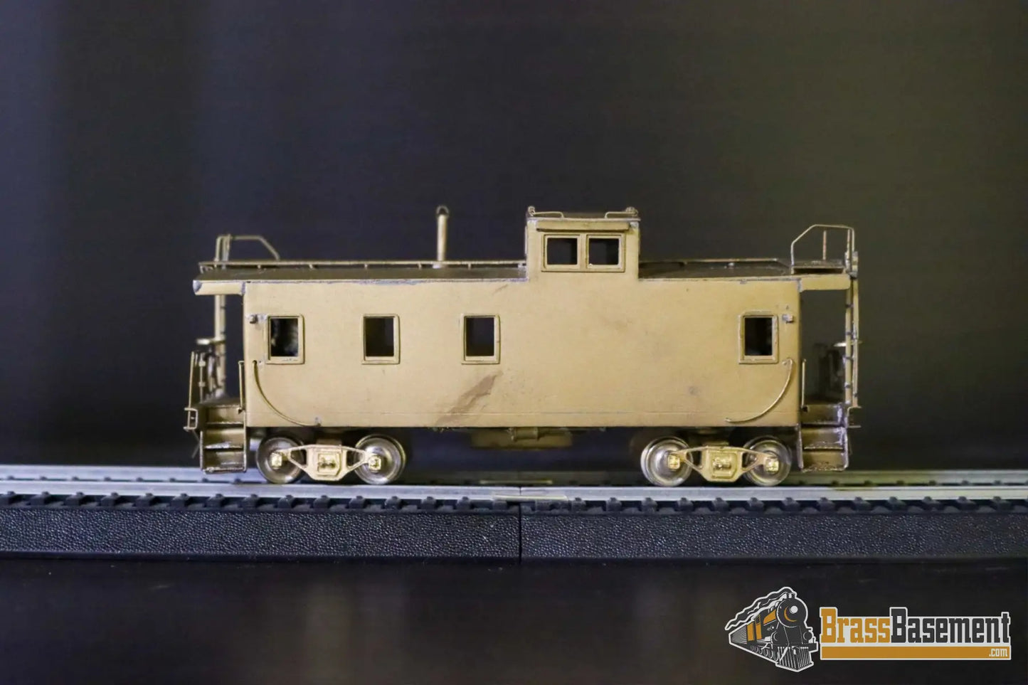 Budget Brass - HO Overland Great Northern 1945 Steel Caboose - Unpainted
