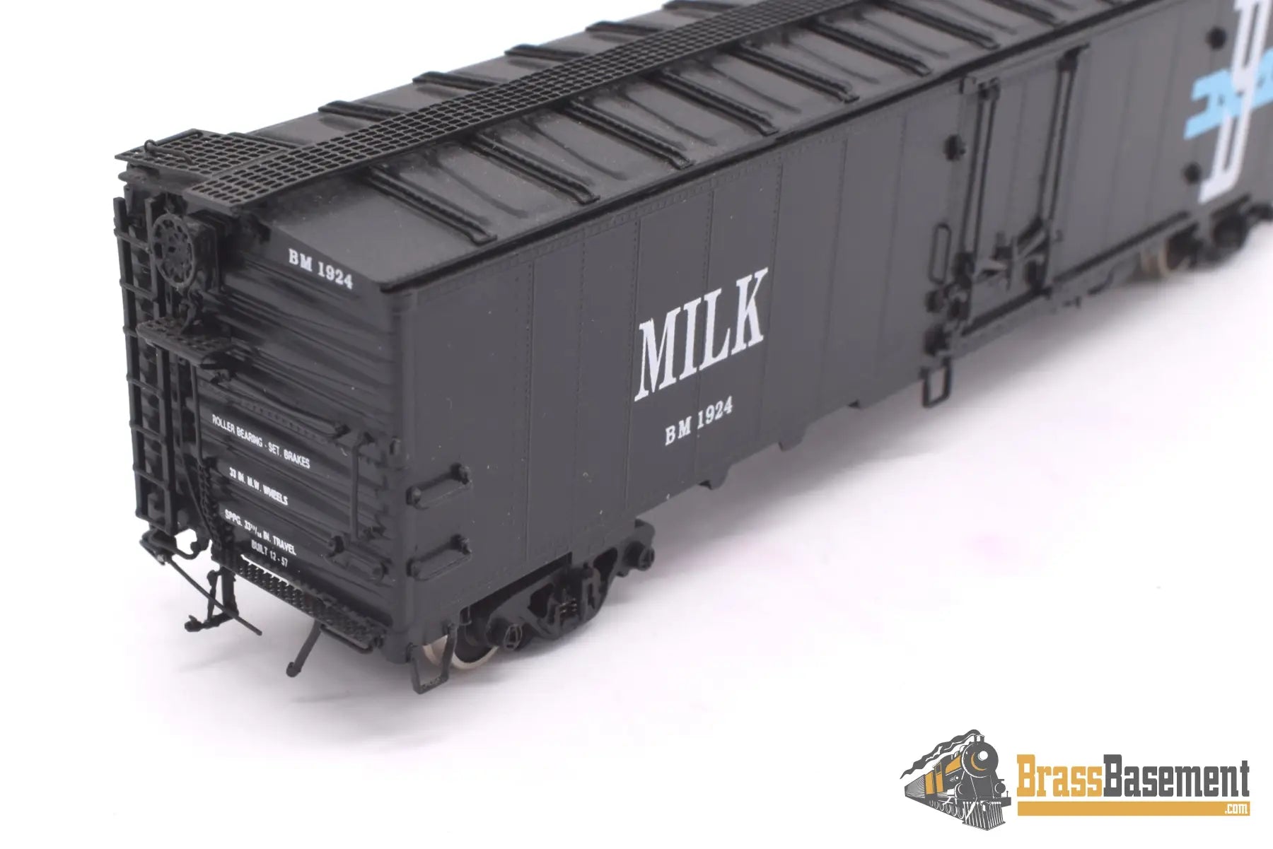 Ho Brass - Cil 2070.1 Boston & Maine 52 Ft Steel Milk Car Factory Paint Passenger