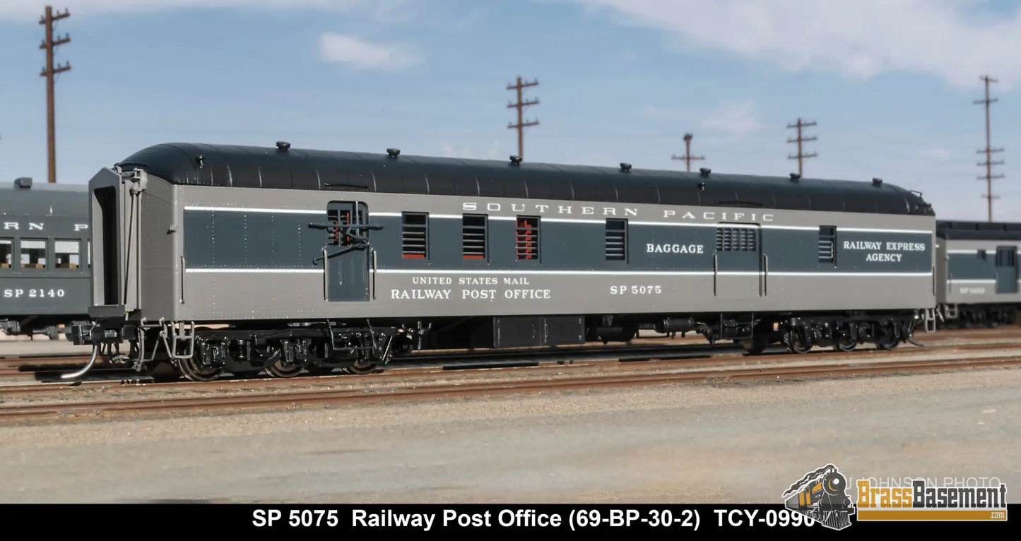 Ho Brass - Coach Yard 0990 The ’Del Monte’ Train Two-Tone 5 Cars Brand New Passenger