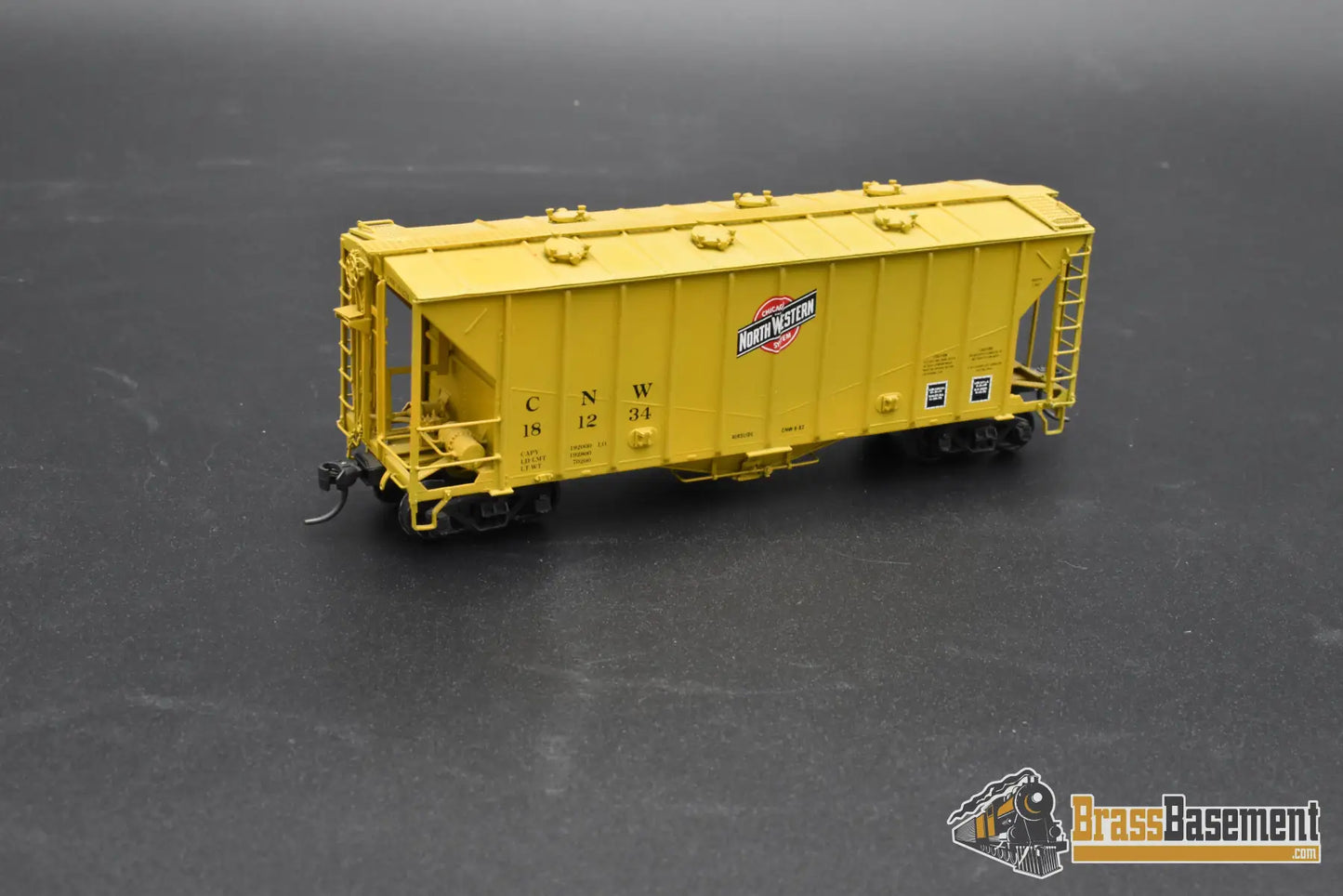 HO Brass – OMI 1322 CNW Chicago & North Western Airslide Covered Hopper – #181234 – F/P – Mint Freight Car