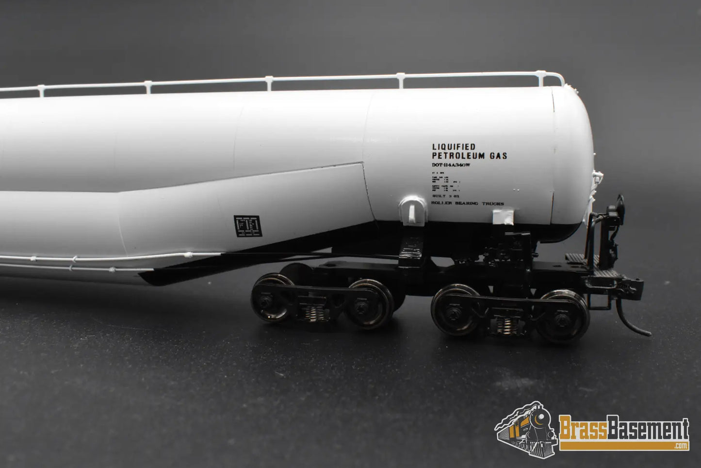 HO Brass – OMI 1352.1 UTLX Union Tank Car 89’ Jumbo Tank Car – #83699 – F/P White – Mint Freight Car