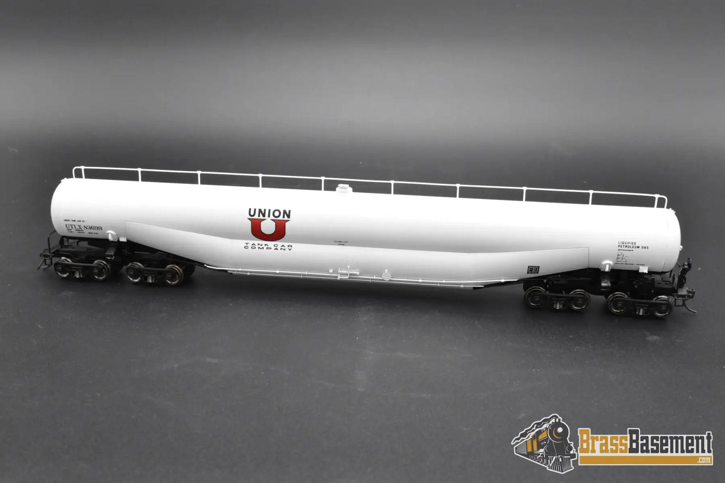 HO Brass – OMI 1352.1 UTLX Union Tank Car 89’ Jumbo Tank Car – #83699 – F/P White – Mint Freight Car