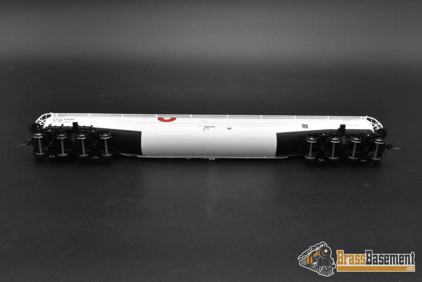 HO Brass – OMI 1352.1 UTLX Union Tank Car 89’ Jumbo Tank Car – #83699 – F/P White – Mint Freight Car