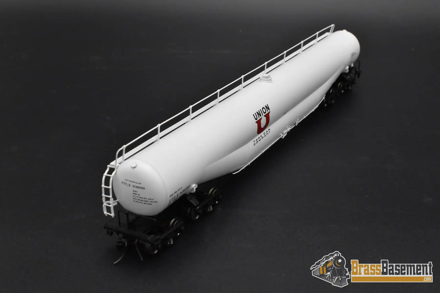 HO Brass – OMI 1352.1 UTLX Union Tank Car 89’ Jumbo Tank Car – #83699 – F/P White – Mint Freight Car