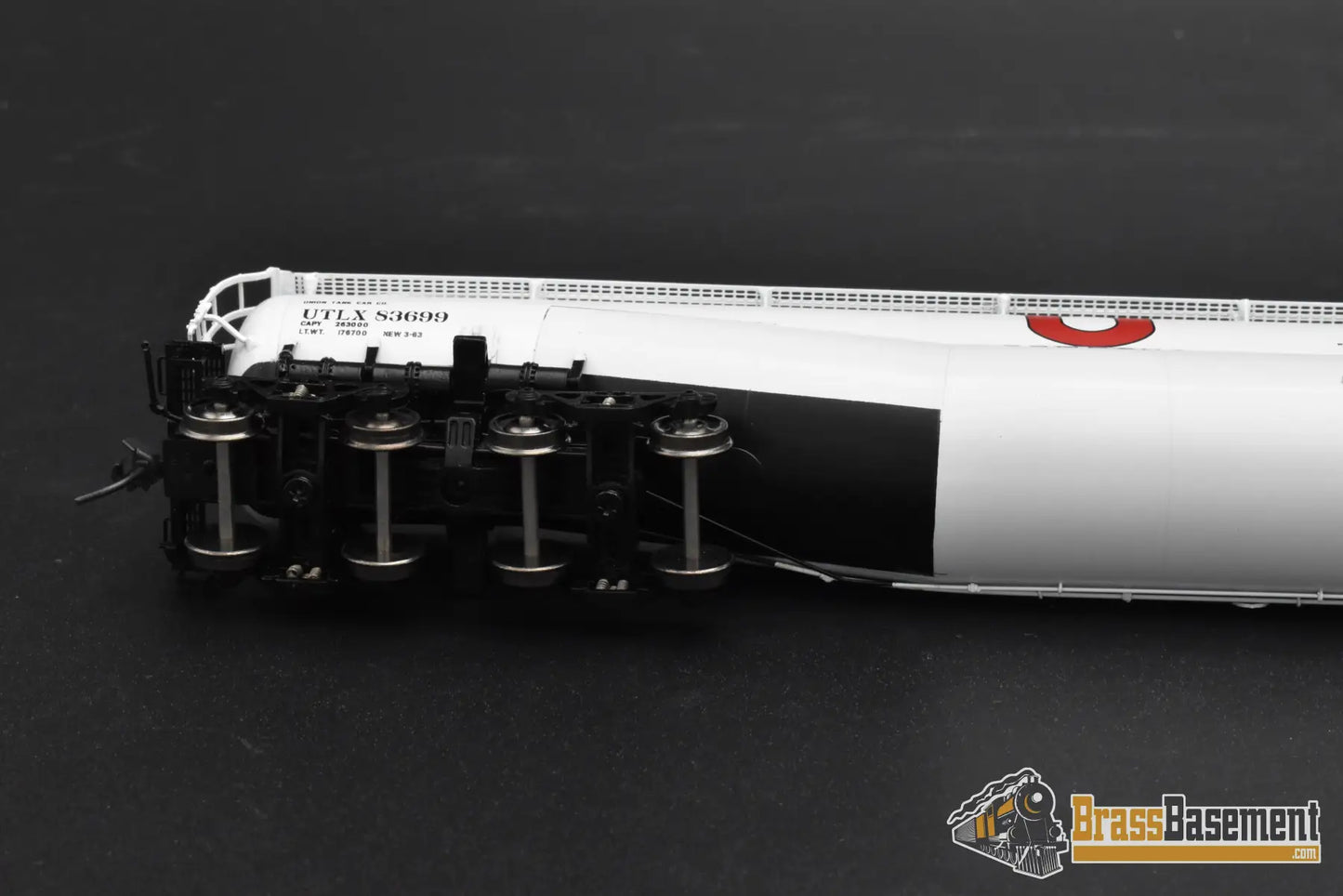 HO Brass – OMI 1352.1 UTLX Union Tank Car 89’ Jumbo Tank Car – #83699 – F/P White – Mint Freight Car
