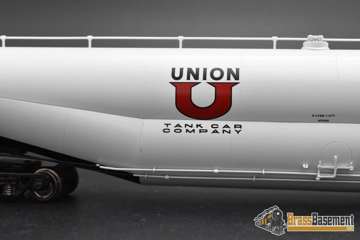 HO Brass – OMI 1352.1 UTLX Union Tank Car 89’ Jumbo Tank Car – #83699 – F/P White – Mint Freight Car
