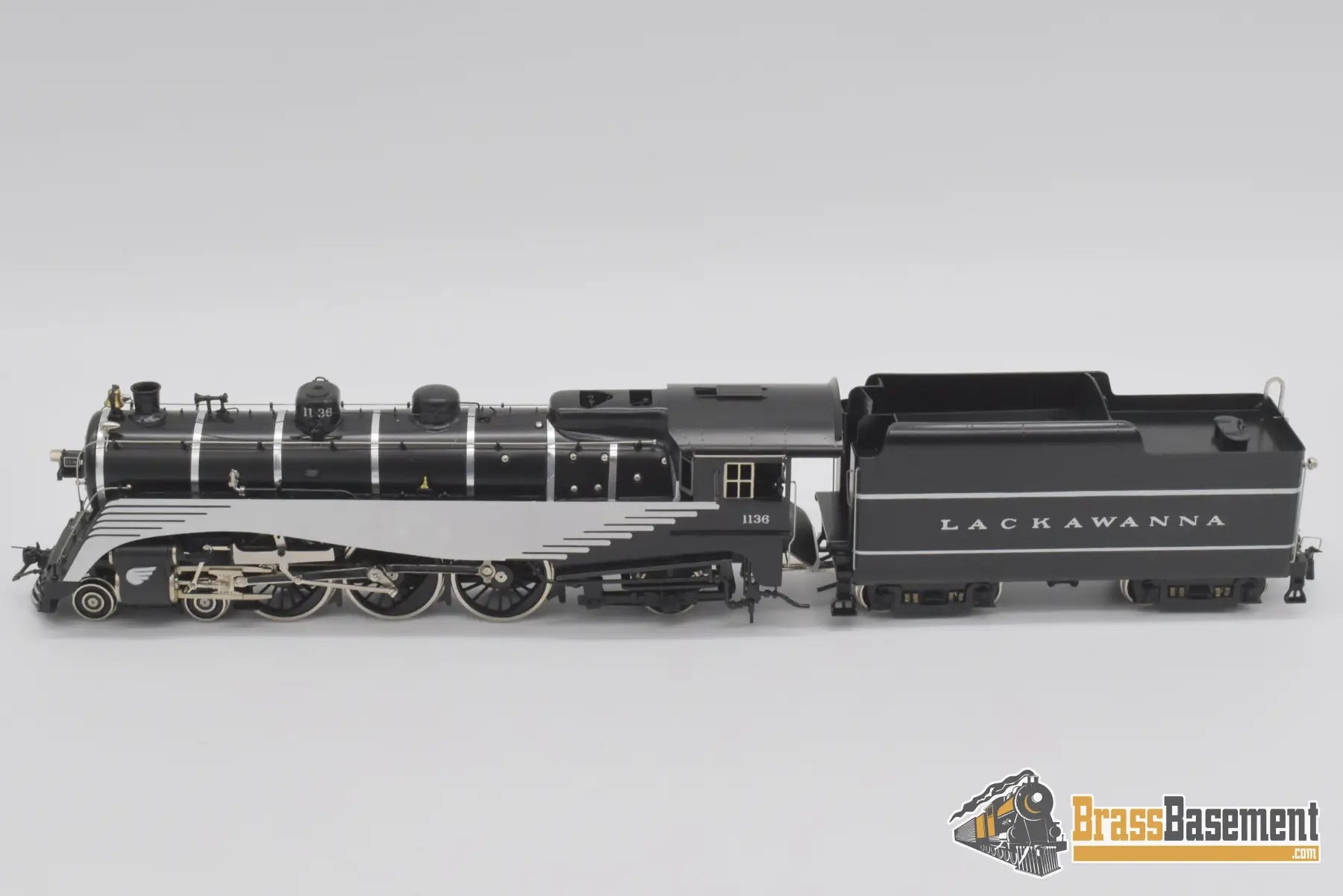 Ho Brass - Omi 1537.1 Dl&W Delaware Lackawanna & Western N-12A 4-6-2 Streamlined #1136 Black/Chrome