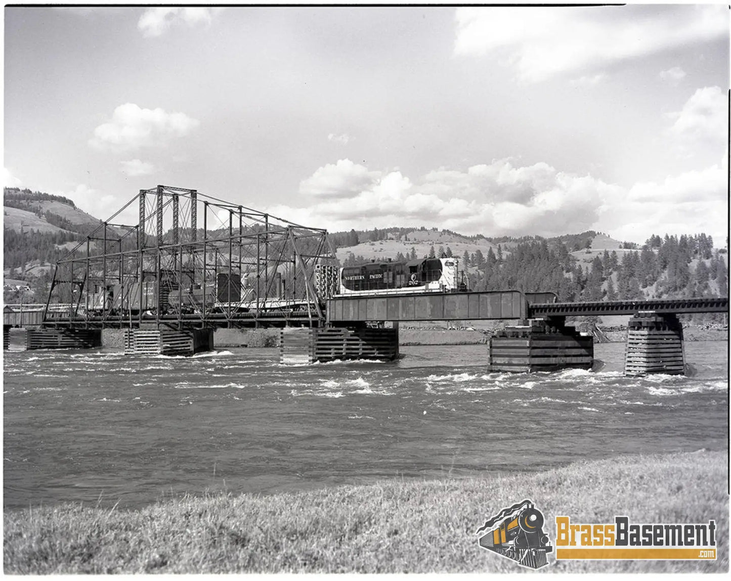 HO Brass – OMI 3381 Camas Prairie Bridge #50 & Crib/Pier – 2 Boxes – Silver – 2000 Run – Rare Structure