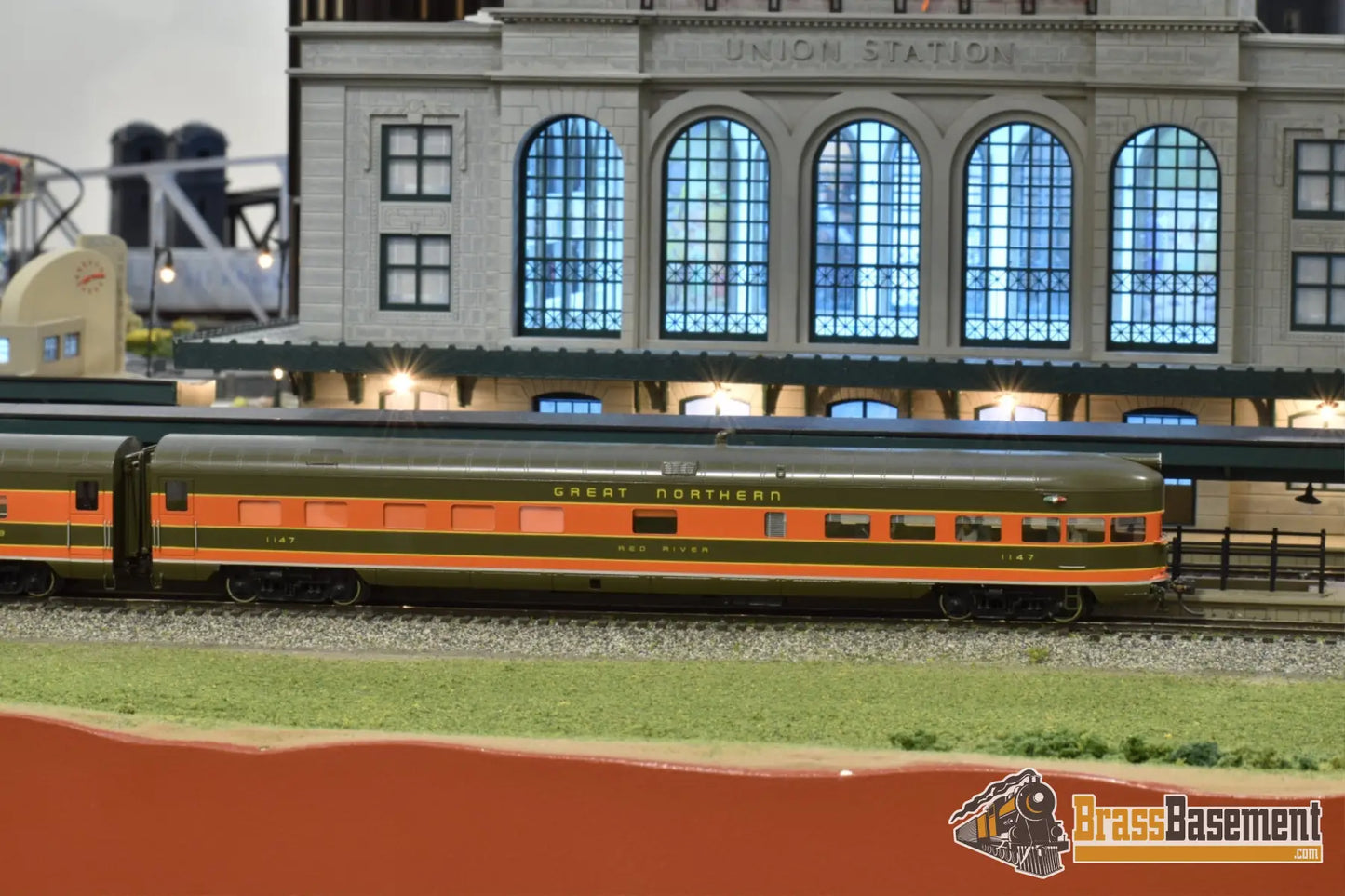 Ho Brass - Palace Car Company Great Northern Gn ’Red River’ 5 Passenger Train Interior & Pro Paint