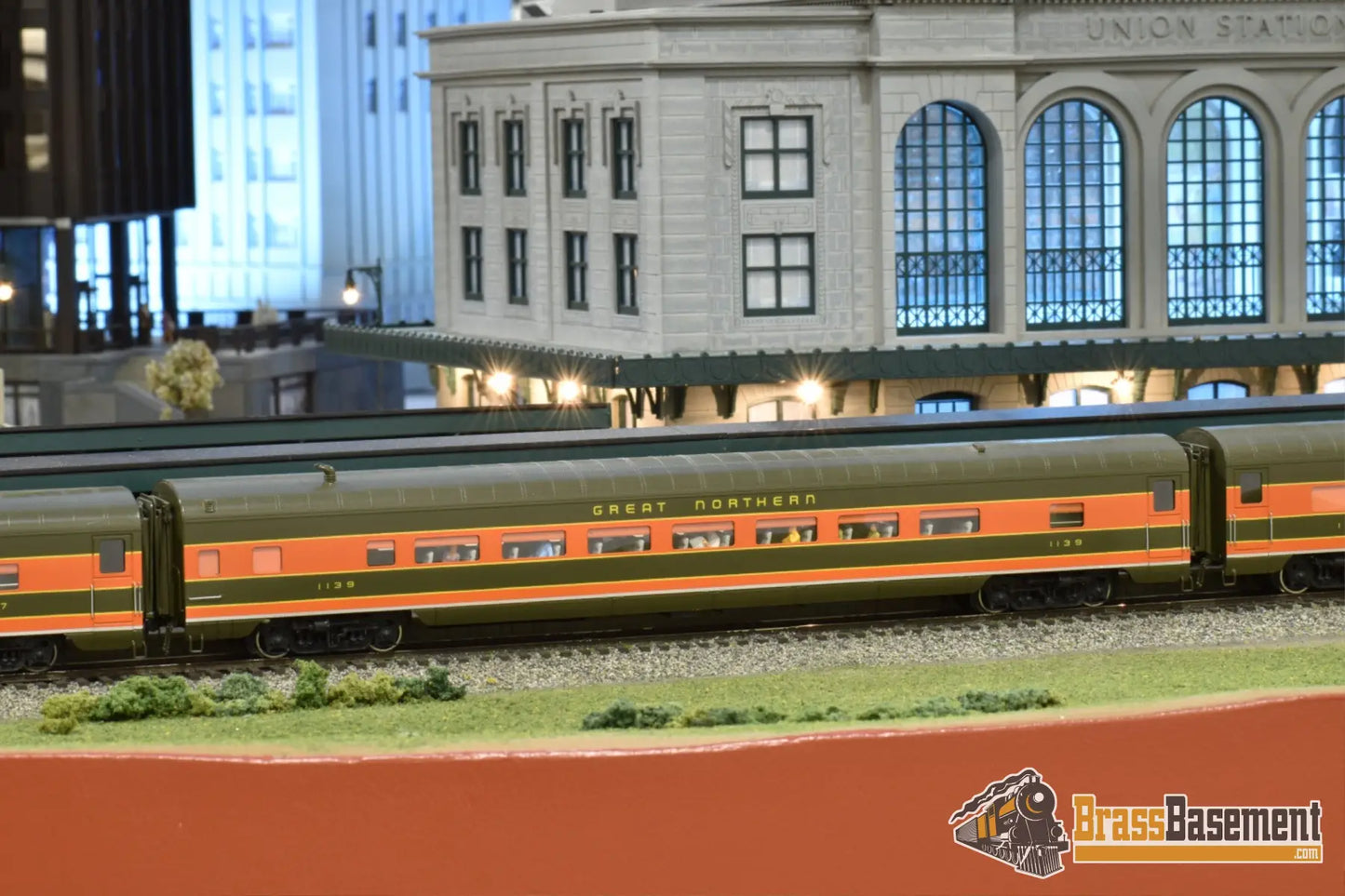 Ho Brass - Palace Car Company Great Northern Gn ’Red River’ 5 Passenger Train Interior & Pro Paint