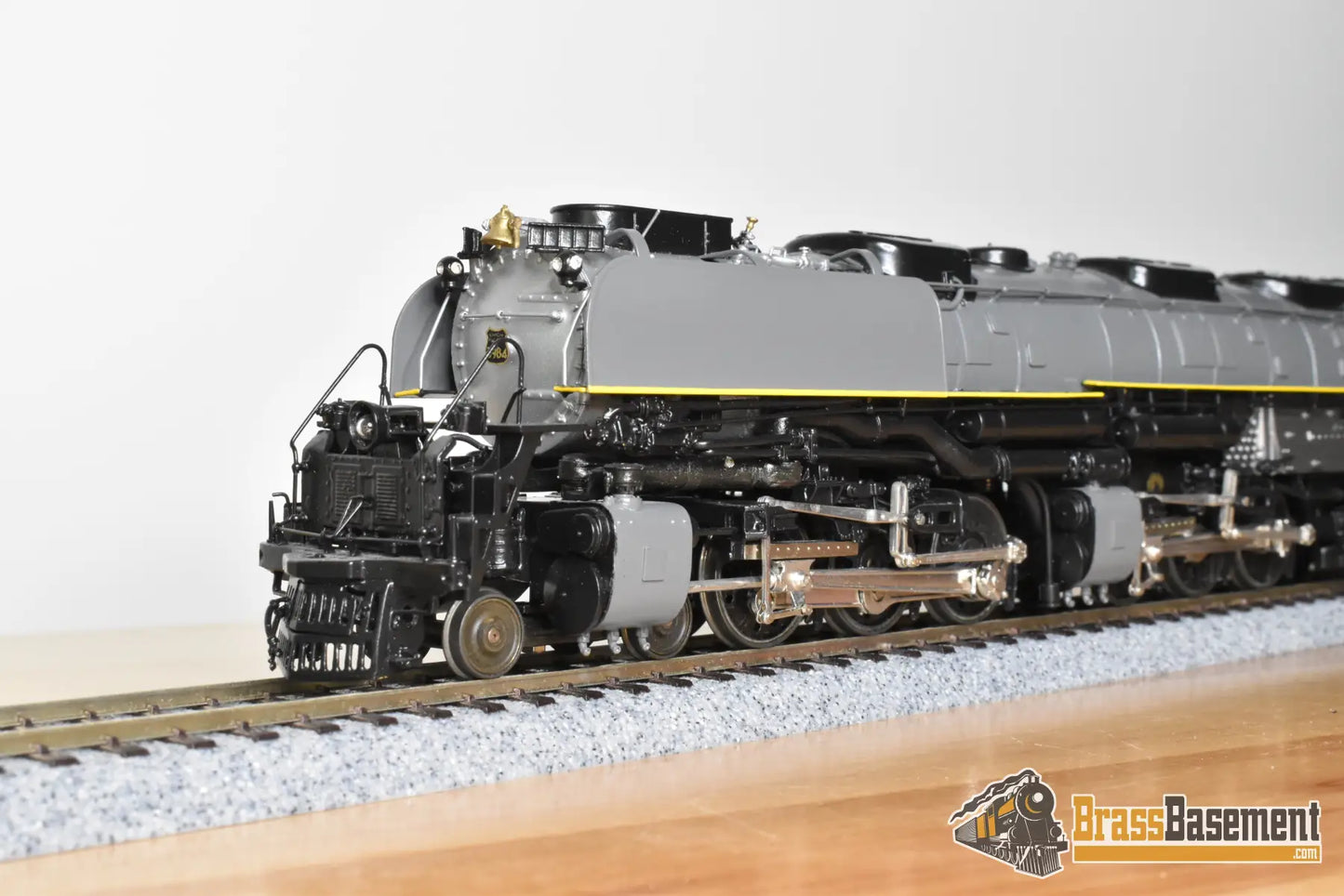 HO Brass PFM Tenshodo Union Pacific UP 4 6 6 4 Challenger #3984 Two Tone Gray Yellow Stripe w/ Deflectors Oil 1999 Run