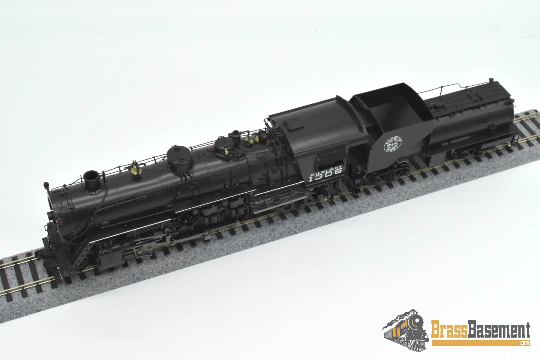 HO Brass - PSC 17042-1 DM&IR 2-8-2 Black Boiler #1306 Coffin FWH - RARE Steam