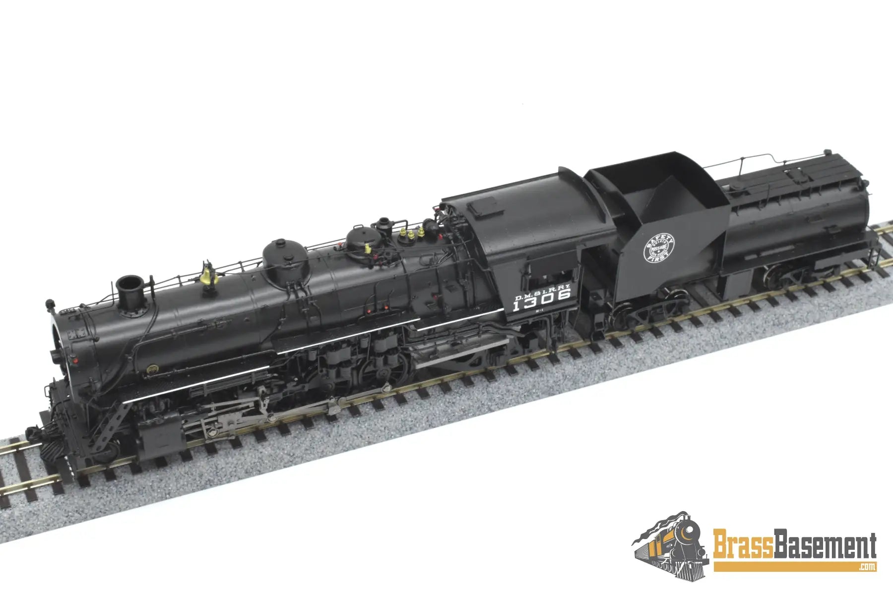 HO Brass - PSC 17042-1 DM&IR 2-8-2 Black Boiler #1306 Coffin FWH - RARE Steam