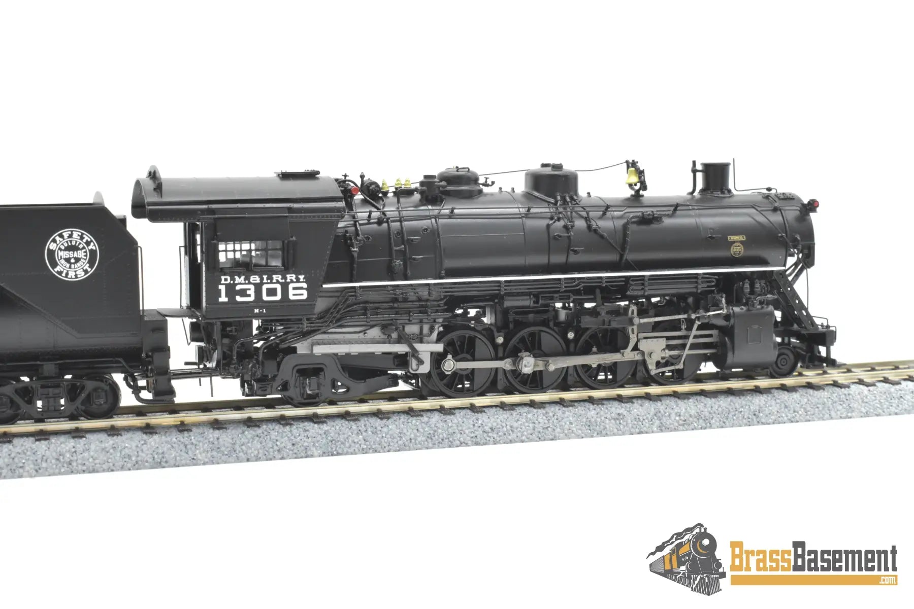 HO Brass - PSC 17042-1 DM&IR 2-8-2 Black Boiler #1306 Coffin FWH - RARE Steam