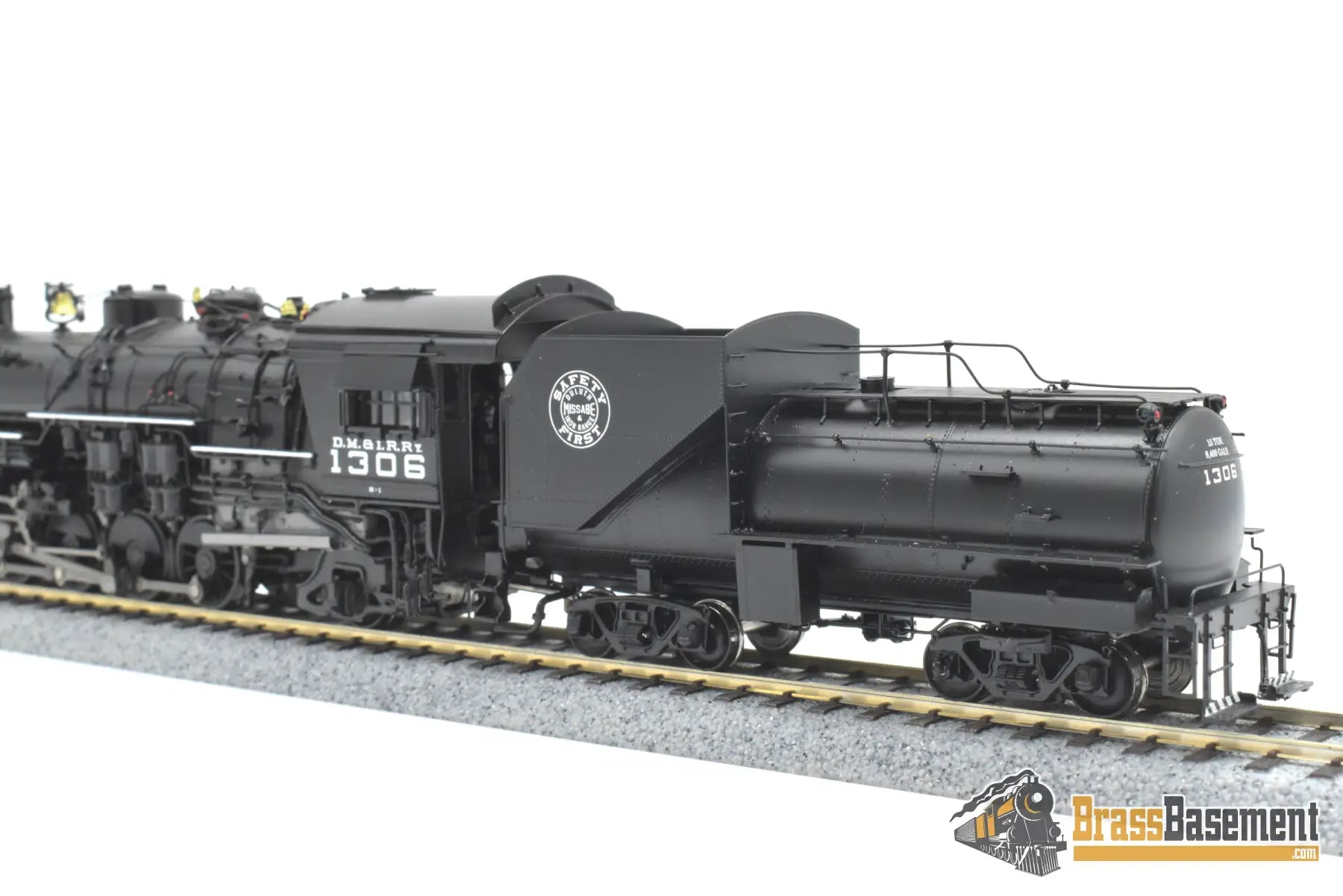 HO Brass - PSC 17042-1 DM&IR 2-8-2 Black Boiler #1306 Coffin FWH - RARE Steam
