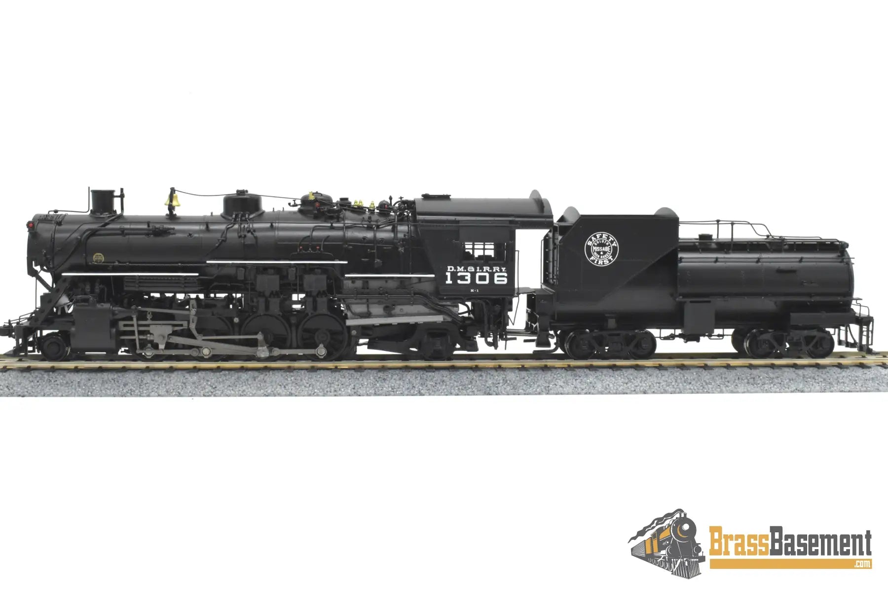 HO Brass - PSC 17042-1 DM&IR 2-8-2 Black Boiler #1306 Coffin FWH - RARE Steam
