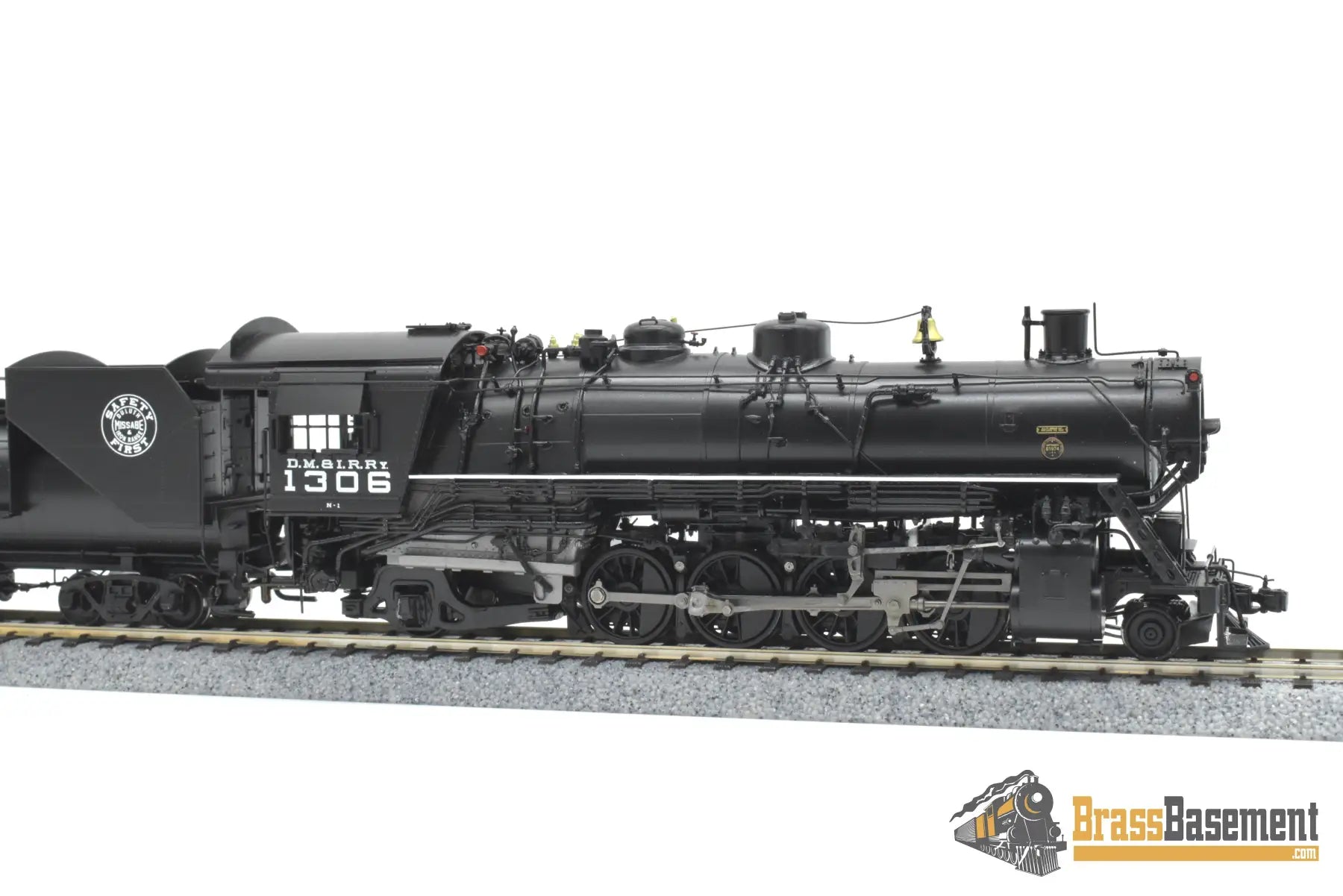 HO Brass - PSC 17042-1 DM&IR 2-8-2 Black Boiler #1306 Coffin FWH - RARE Steam