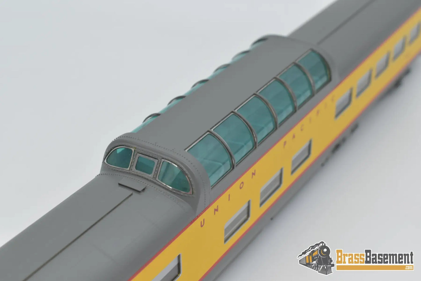 Ho Brass - Tcy 1382.10 Union Pacific Dome Observation Car #9001 - Factory Paint & Tail Light