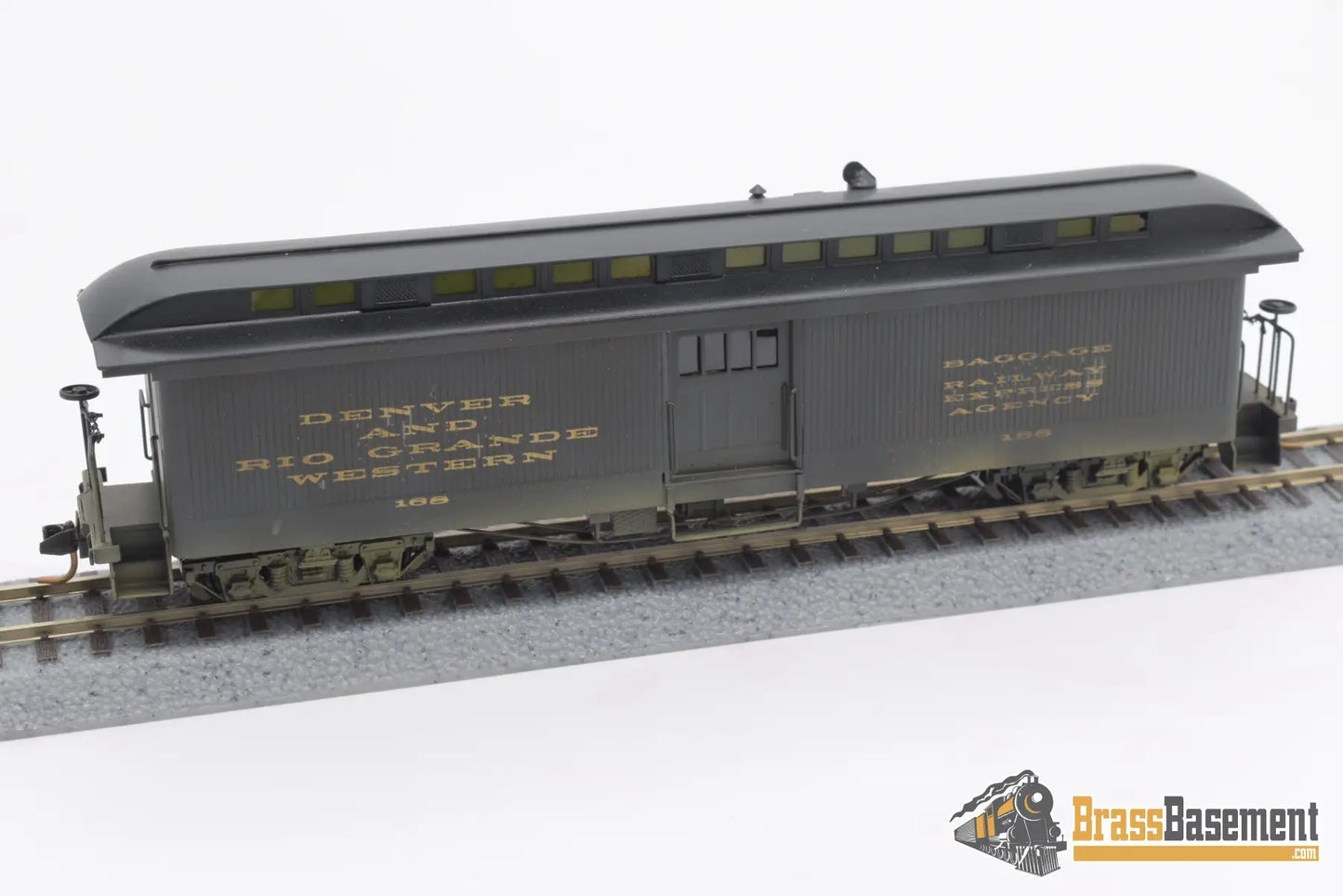Hon3 Brass - Soho Drgw #168 Baggage W/ Light Power Unit Painted Passenger