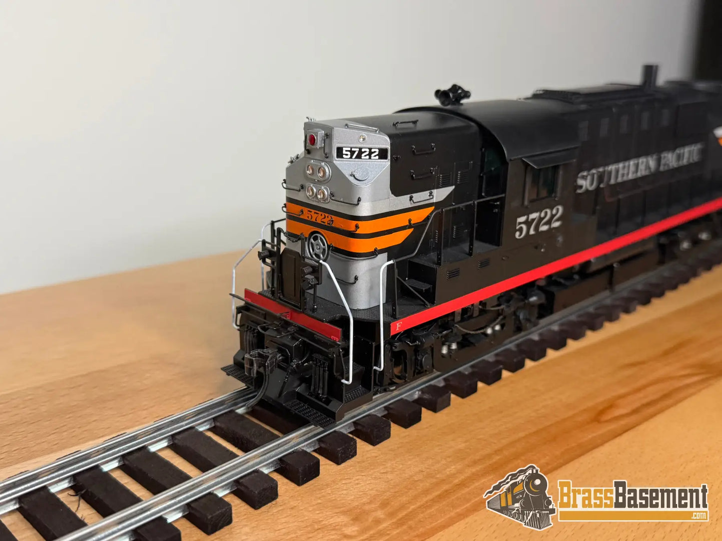 O Brass - Car & Locomotive Works Alco Rs-11 Southern Pacific Black Widow Dcc Sound Passenger