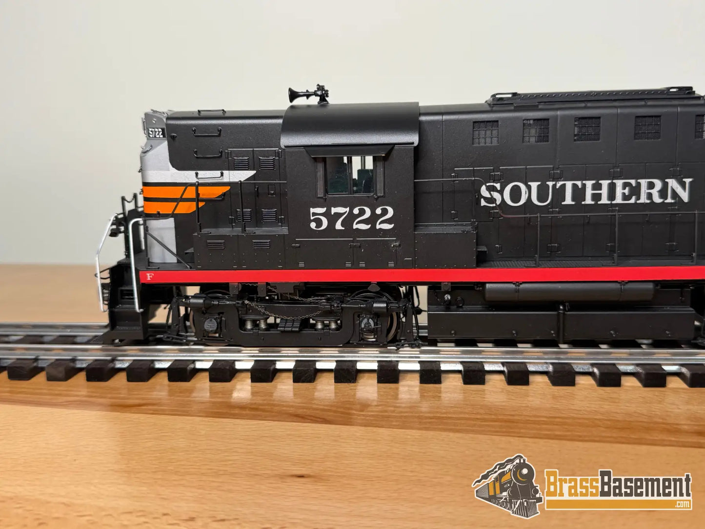 O Brass - Car & Locomotive Works Alco Rs-11 Southern Pacific Black Widow Dcc Sound Passenger