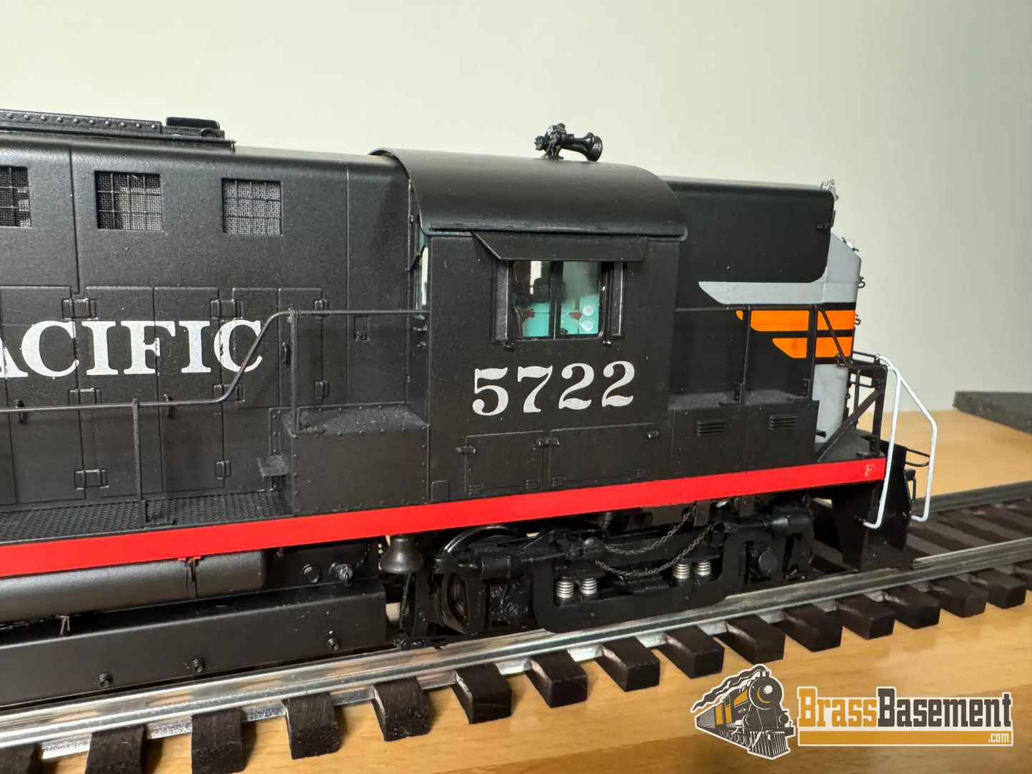 O Brass - Car & Locomotive Works Alco Rs-11 Southern Pacific Black Widow Dcc Sound Passenger