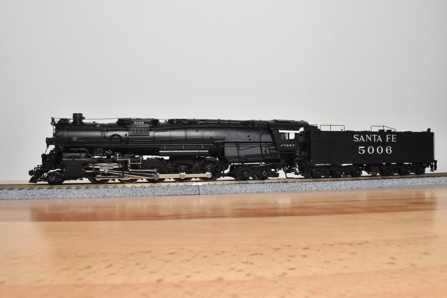 HO Brass - Hallmark 069D ATSF Santa Fe 2-10-4 #5006 - Samhongsa FP Commonwealth Tender Trks