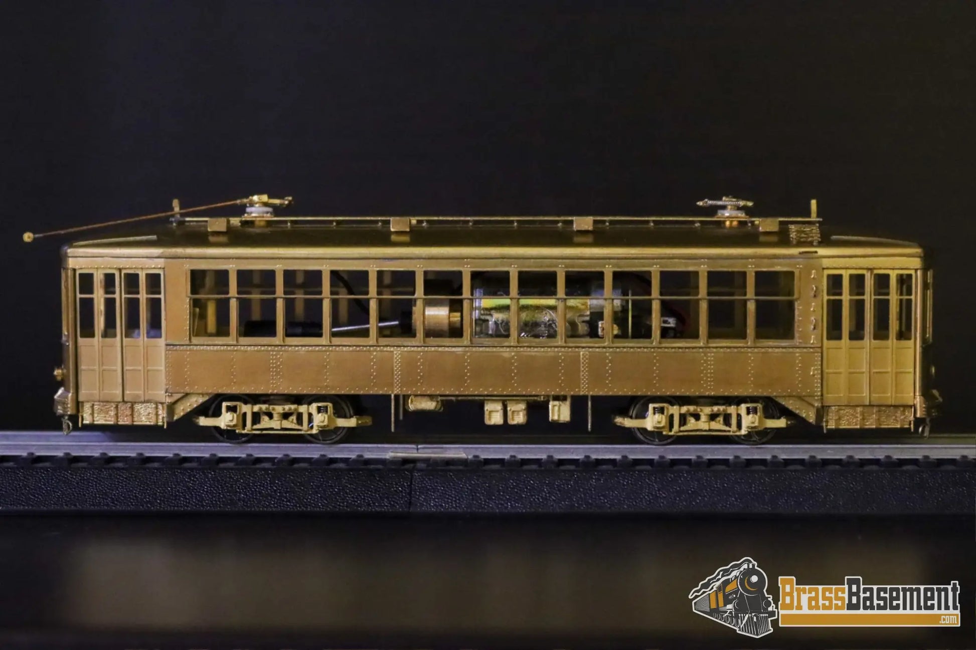 Budget Brass - HO MTS New Orleans NOPS 900 Series Trolley - Unpainted - Ajin Korea