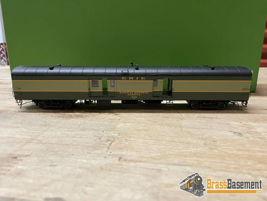 Budget Ho - Rapido Erie Railroad Baggage - Express Car Sliding Doors Passenger