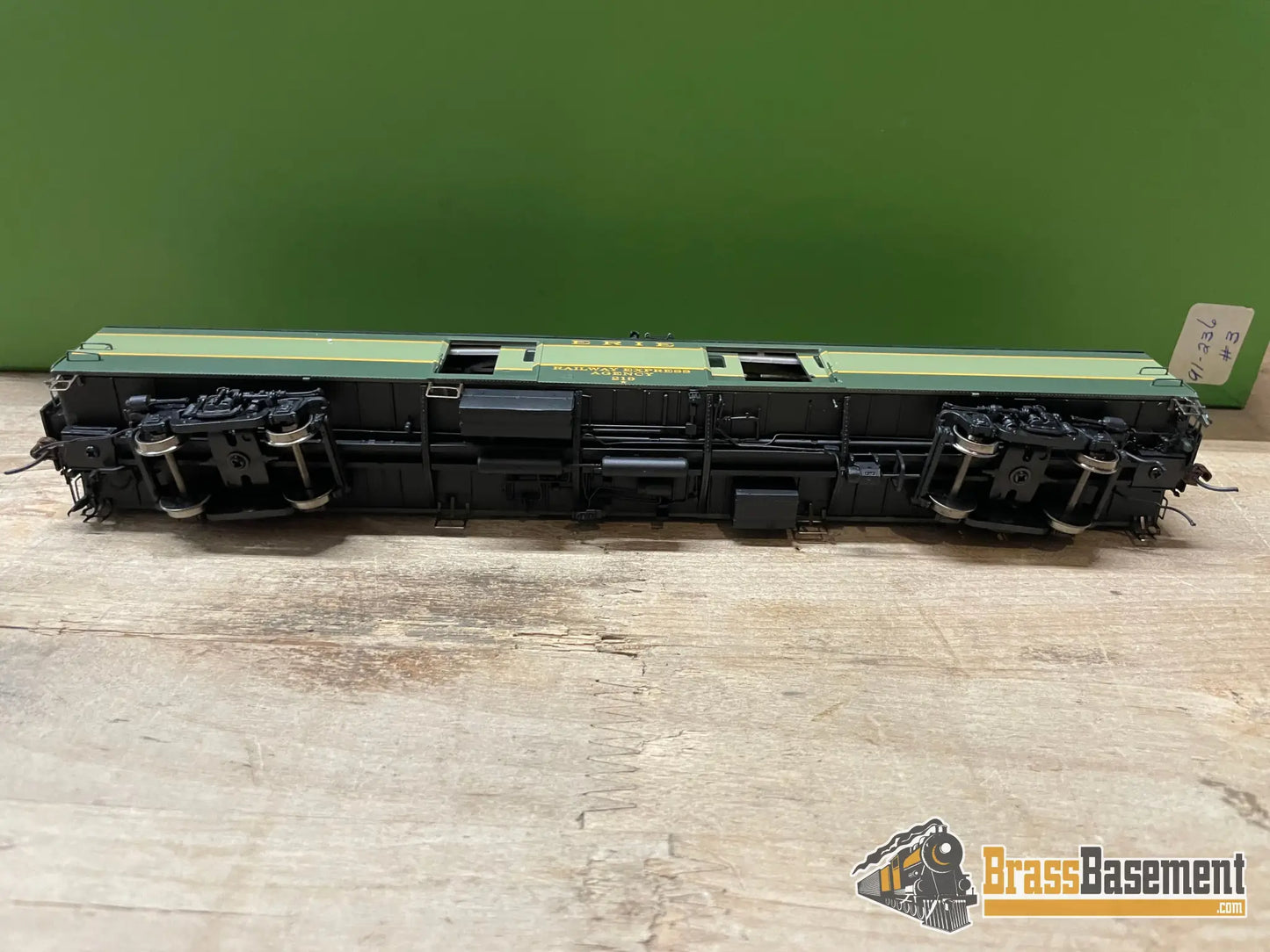 Budget Ho - Rapido Erie Railroad Baggage - Express Car Sliding Doors Passenger