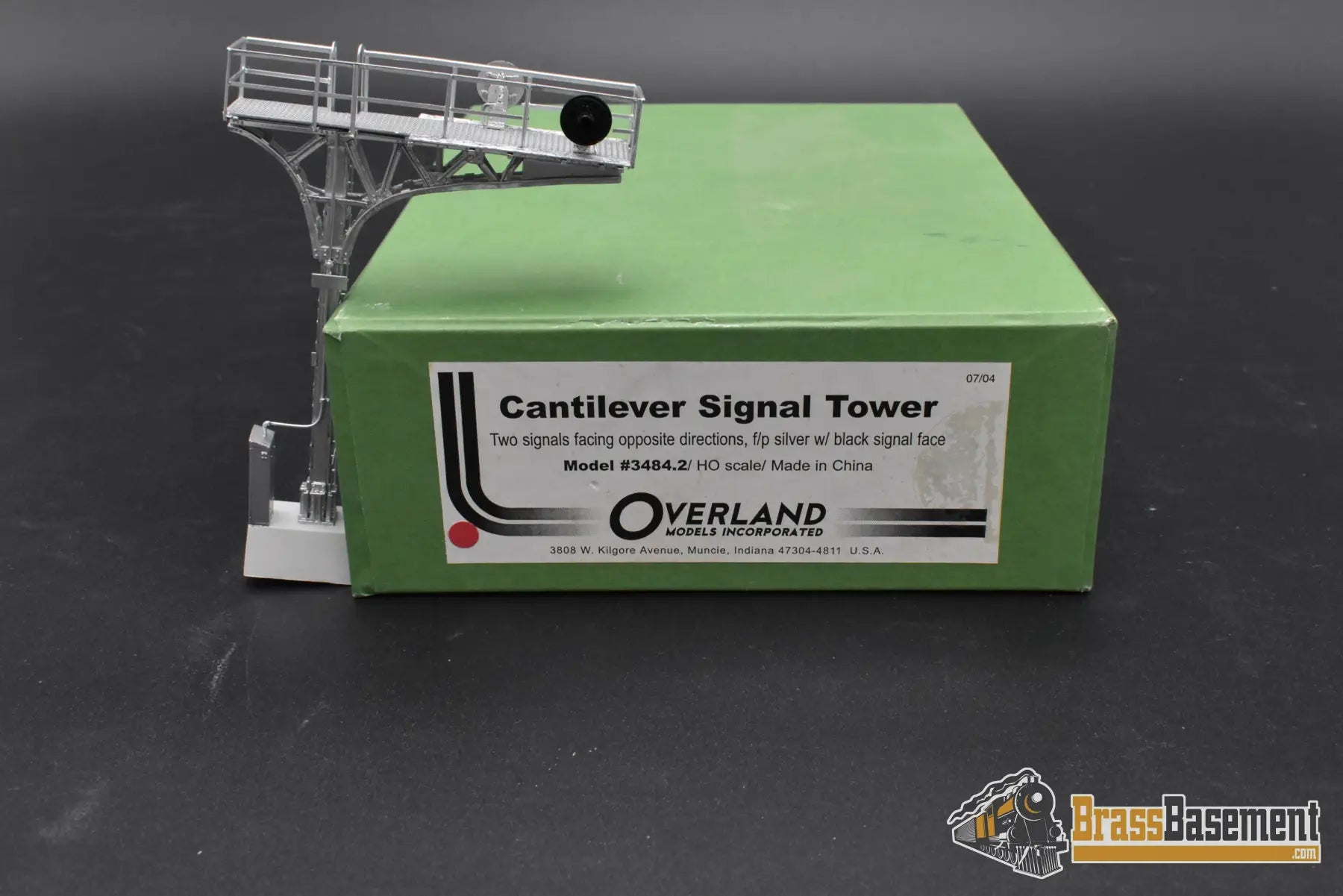 HO Brass – OMI 3484.2 Cantilever Signal Tower – F/P Silver w/ Black Face – Mint – Made in China Accessory