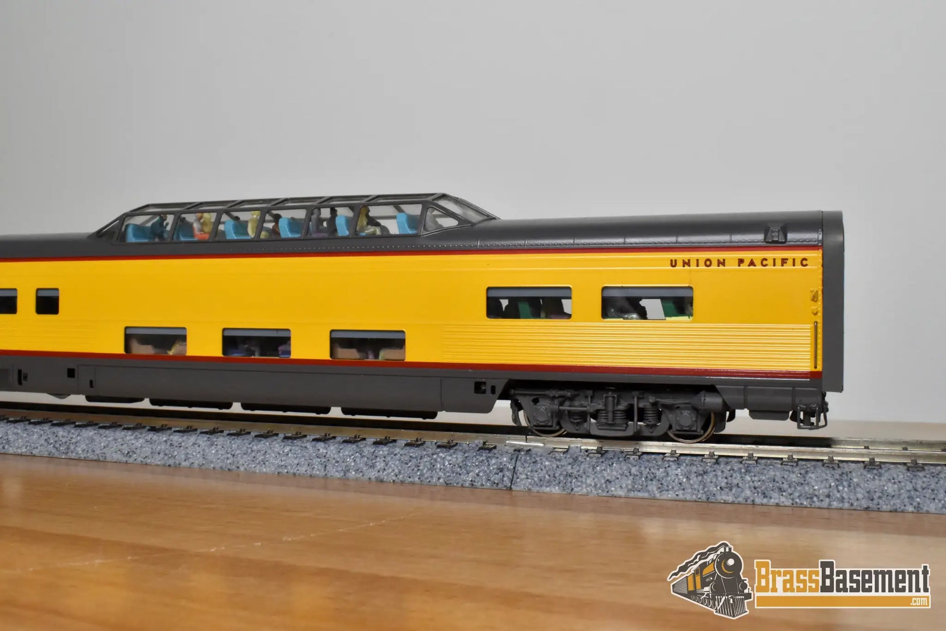 HO Brass - Challenger Imports CIL 2207.1 Union Pacific ‘Train of Tomorrow’ - E7A #988 and 4 Domes - SUPER CUSTOM