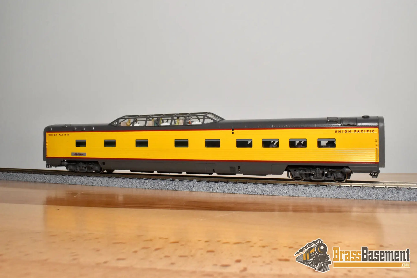 HO Brass - Challenger Imports CIL 2207.1 Union Pacific ‘Train of Tomorrow’ - E7A #988 and 4 Domes - SUPER CUSTOM