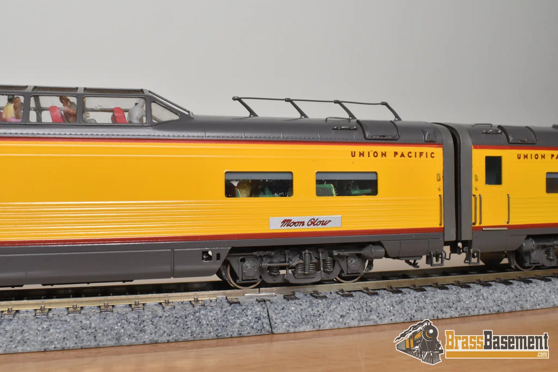 HO Brass - Challenger Imports CIL 2207.1 Union Pacific ‘Train of Tomorrow’ - E7A #988 and 4 Domes - SUPER CUSTOM