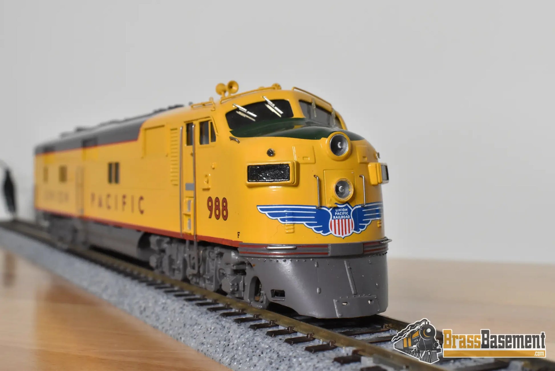 HO Brass - Challenger Imports CIL 2207.1 Union Pacific ‘Train of Tomorrow’ - E7A #988 and 4 Domes - SUPER CUSTOM