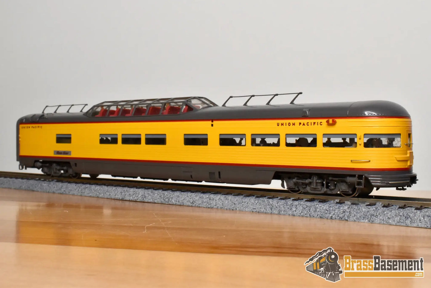 HO Brass - Challenger Imports CIL 2207.1 Union Pacific ‘Train of Tomorrow’ - E7A #988 and 4 Domes - SUPER CUSTOM
