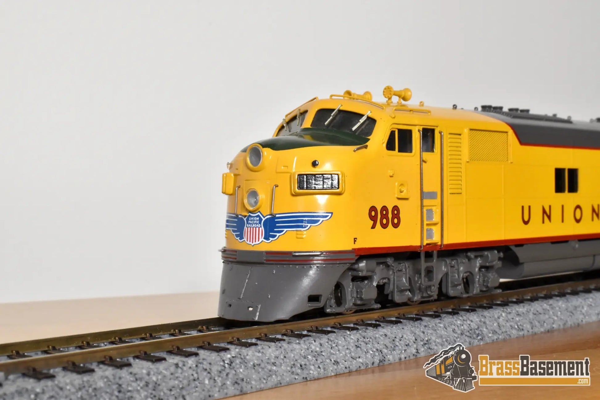 HO Brass - Challenger Imports CIL 2207.1 Union Pacific ‘Train of Tomorrow’ - E7A #988 and 4 Domes - SUPER CUSTOM