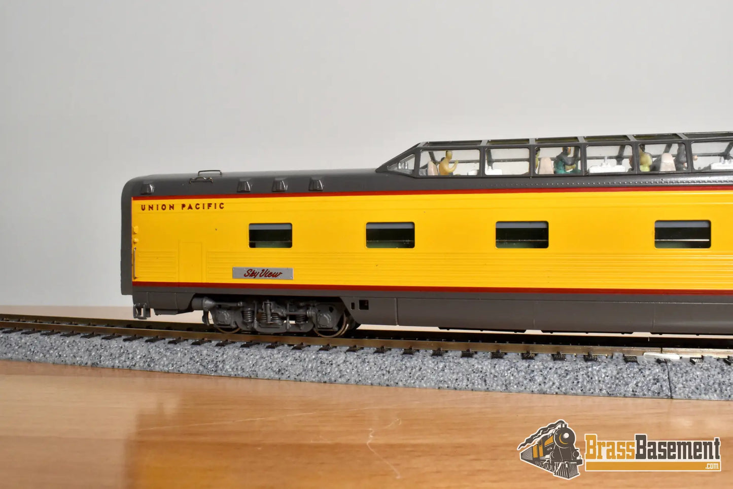 HO Brass - Challenger Imports CIL 2207.1 Union Pacific ‘Train of Tomorrow’ - E7A #988 and 4 Domes - SUPER CUSTOM