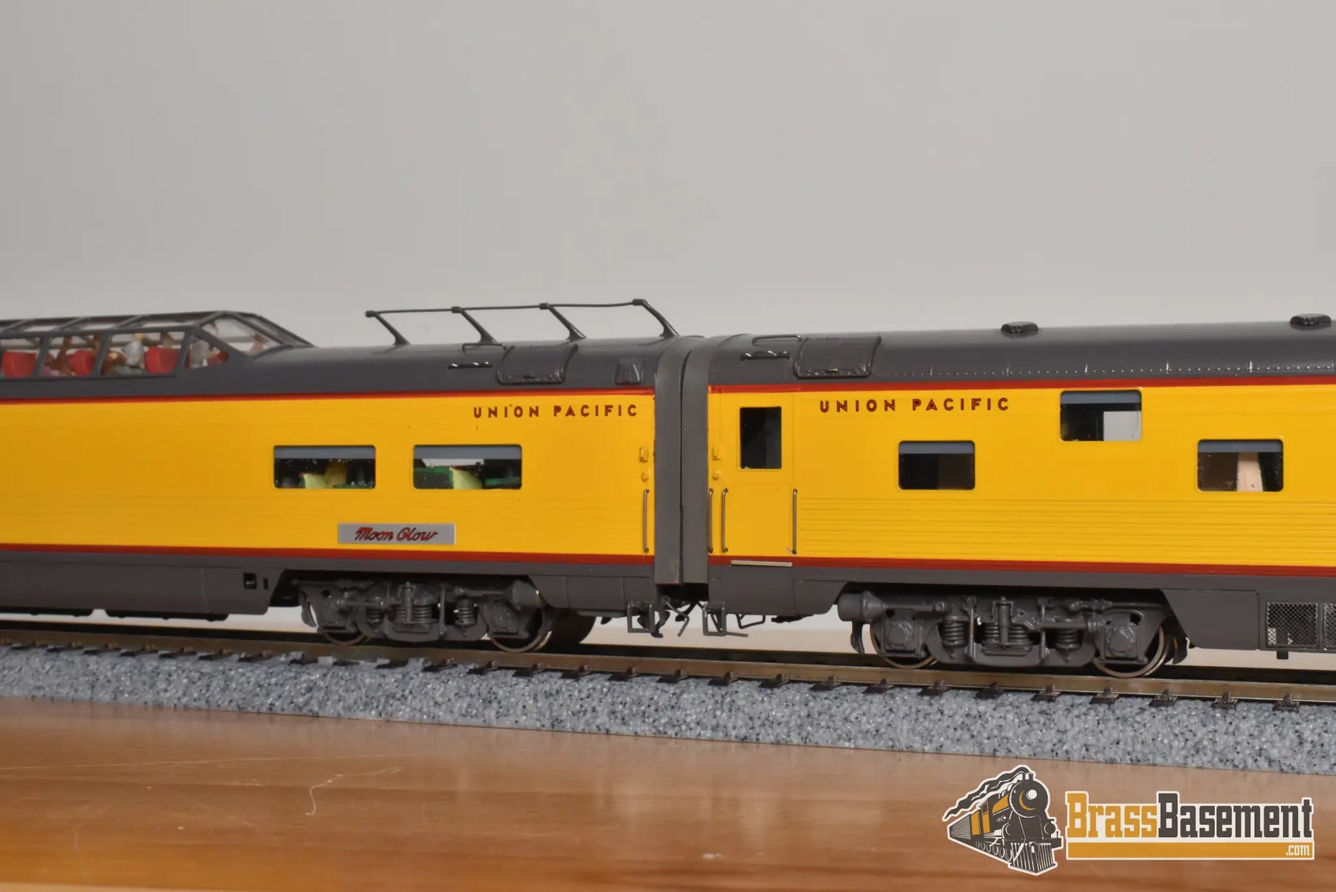HO Brass - Challenger Imports CIL 2207.1 Union Pacific ‘Train of Tomorrow’ - E7A #988 and 4 Domes - SUPER CUSTOM
