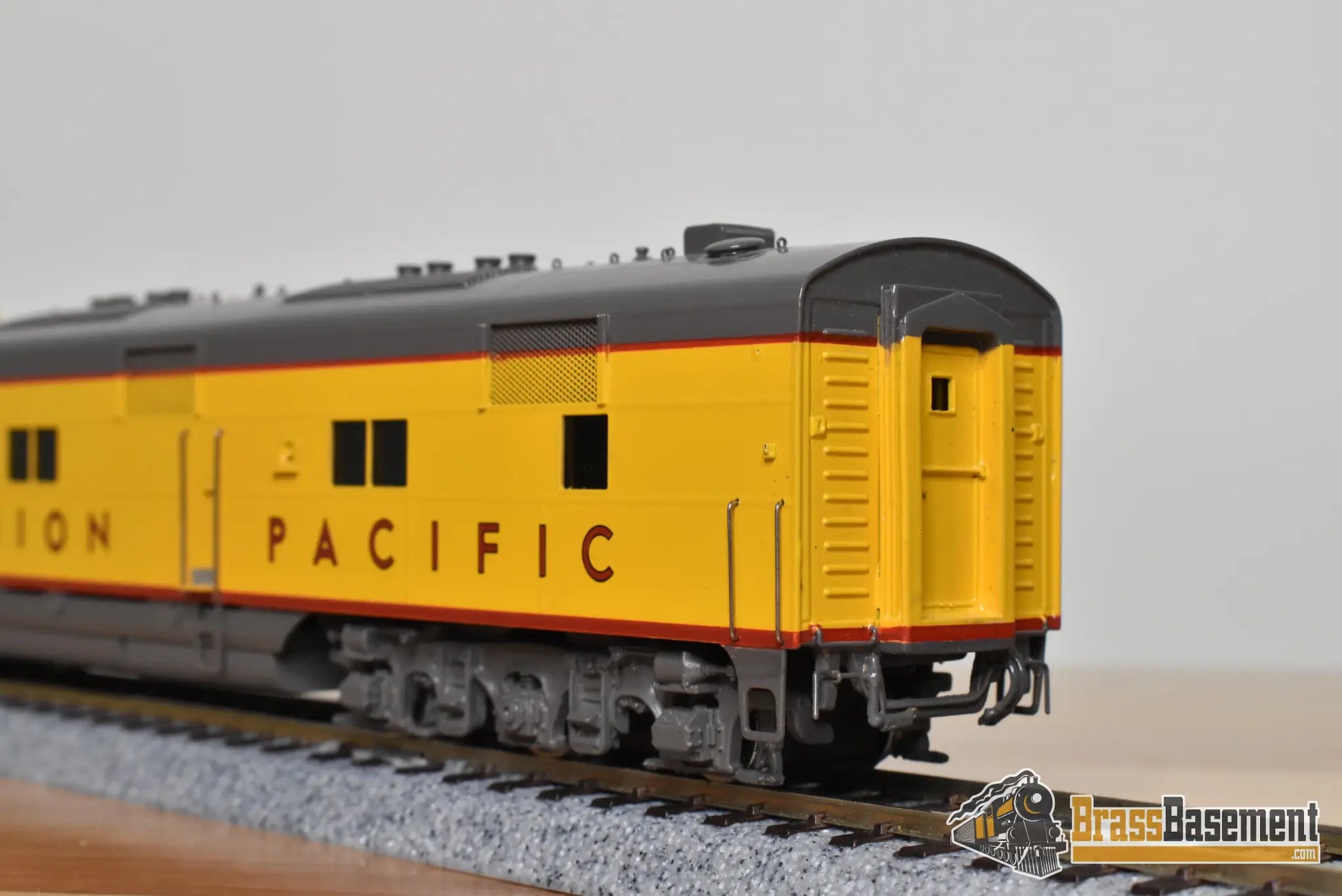 HO Brass - Challenger Imports CIL 2207.1 Union Pacific ‘Train of Tomorrow’ - E7A #988 and 4 Domes - SUPER CUSTOM