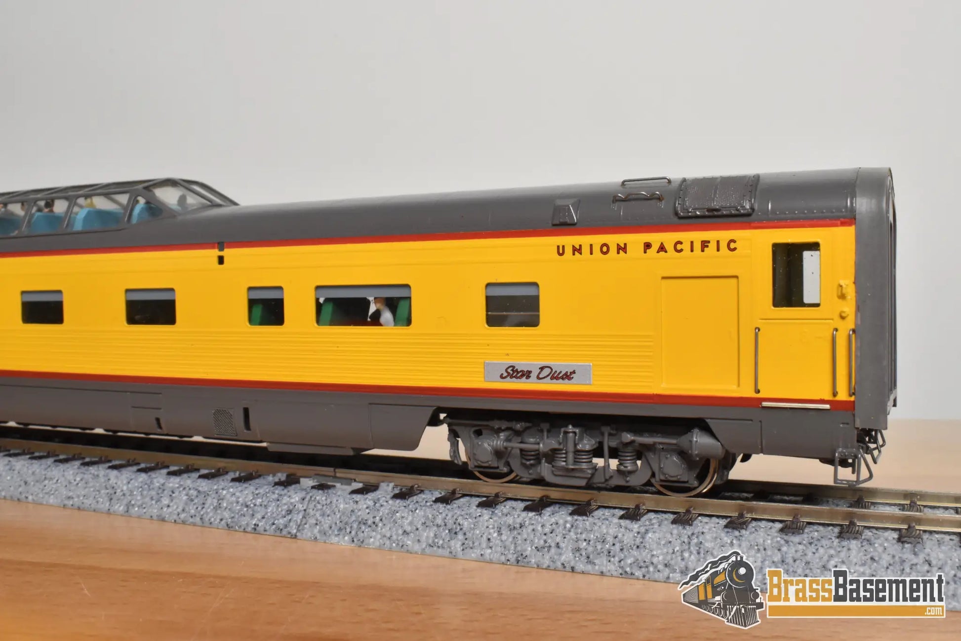 HO Brass - Challenger Imports CIL 2207.1 Union Pacific ‘Train of Tomorrow’ - E7A #988 and 4 Domes - SUPER CUSTOM