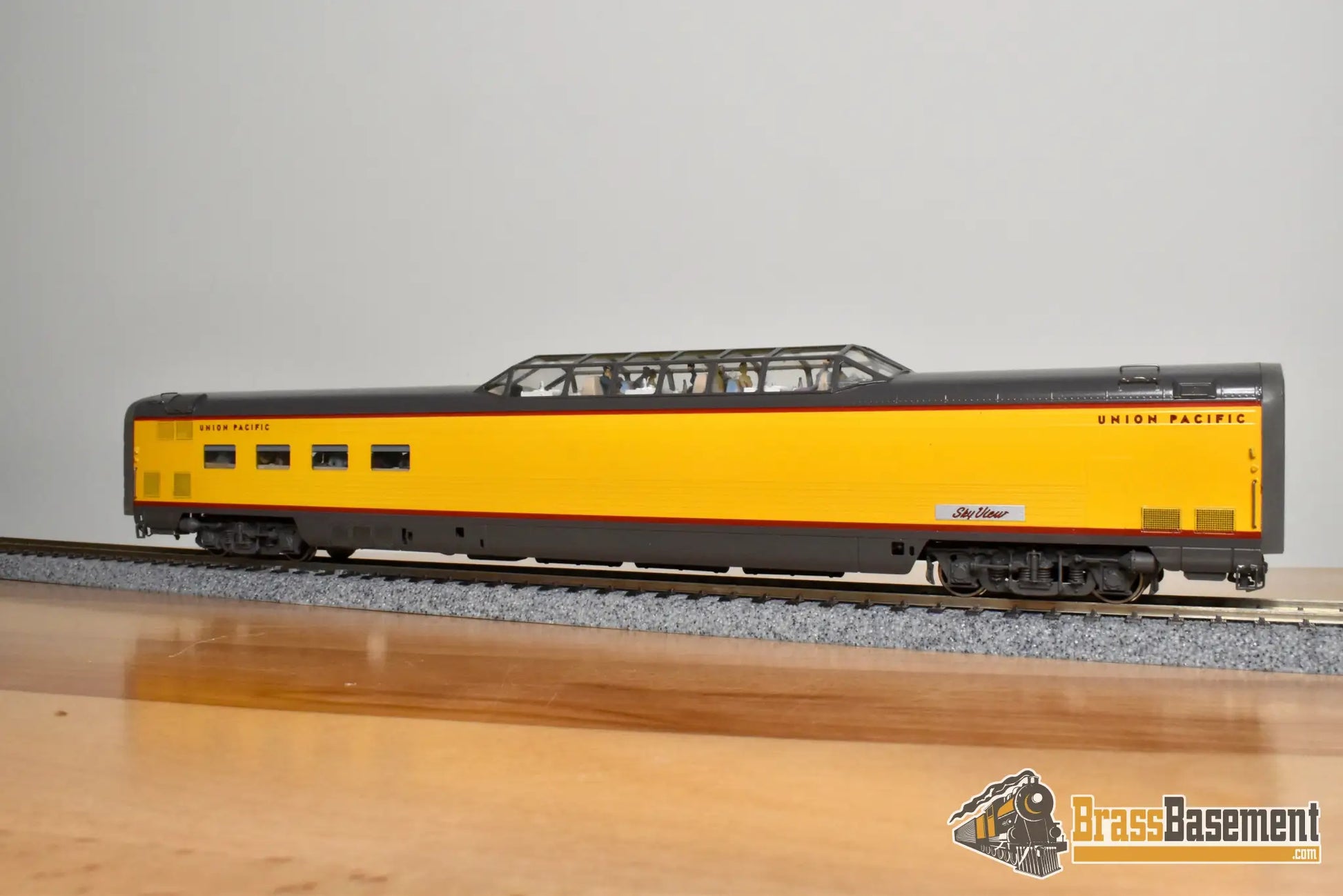 HO Brass - Challenger Imports CIL 2207.1 Union Pacific ‘Train of Tomorrow’ - E7A #988 and 4 Domes - SUPER CUSTOM