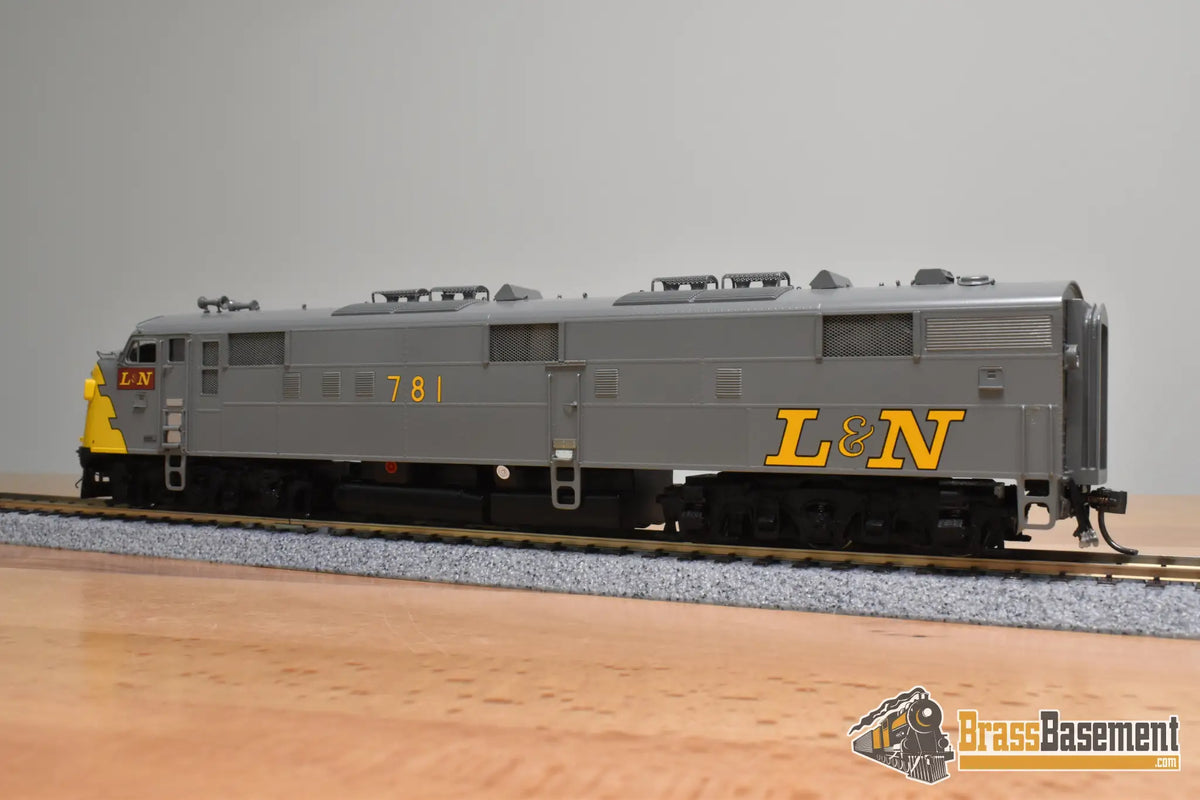 HO Brass - Challenger Imports CIL 2444.1 Louisville & Nashville E-7 A-A set Boo-Rim - F/P DCC/Sound - Diesel