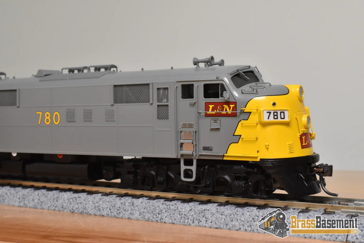 HO Brass - Challenger Imports CIL 2444.1 Louisville & Nashville E-7 A-A set Boo-Rim - F/P DCC/Sound - Diesel
