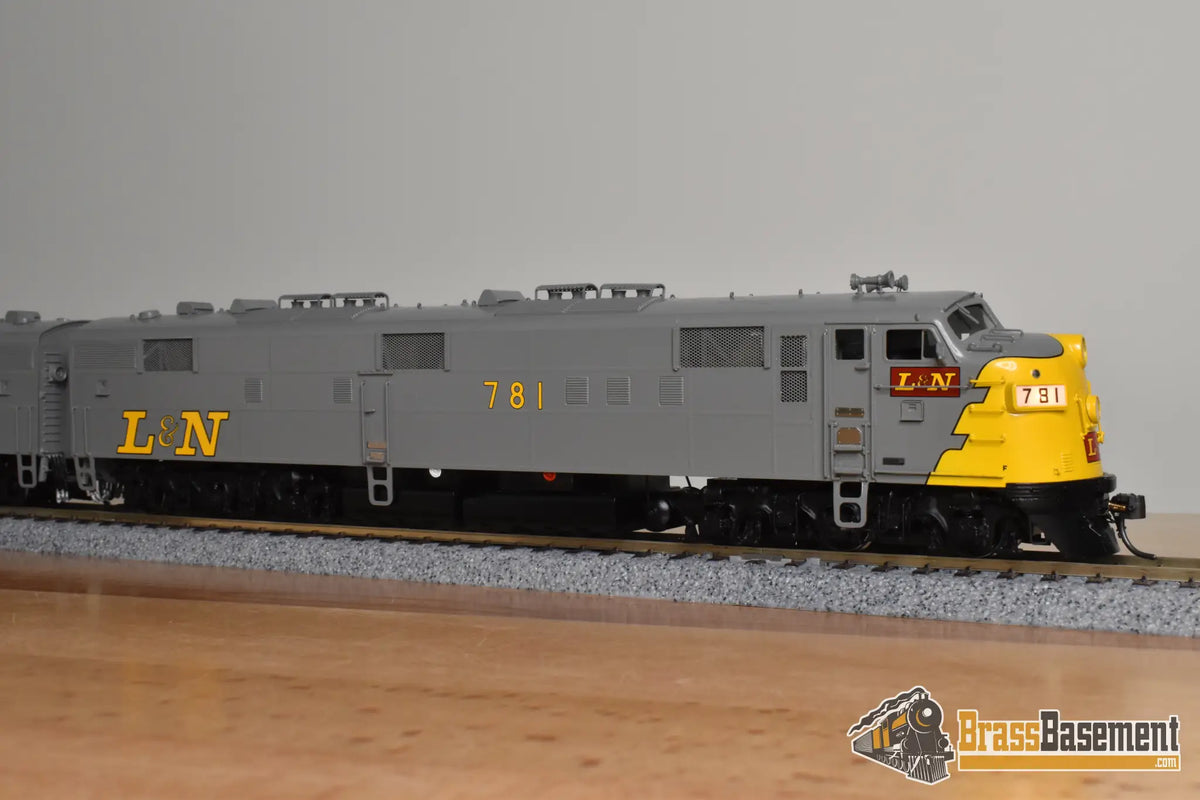 HO Brass - Challenger Imports CIL 2444.1 Louisville & Nashville E-7 A-A set Boo-Rim - F/P DCC/Sound - Diesel