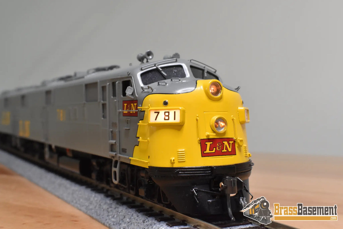 HO Brass - Challenger Imports CIL 2444.1 Louisville & Nashville E-7 A-A set Boo-Rim - F/P DCC/Sound - Diesel