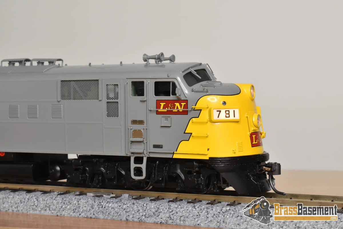 HO Brass - Challenger Imports CIL 2444.1 Louisville & Nashville E-7 A-A set Boo-Rim - F/P DCC/Sound - Diesel