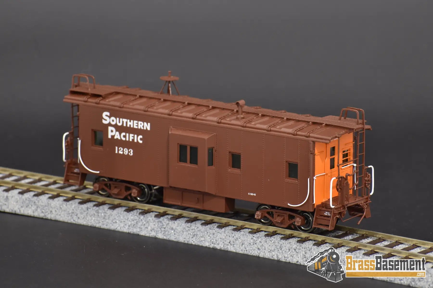 Ho Brass - Cil 2414.1 Southern Pacific C - 30 - 5 Caboose Bay Window W/ Orange Ends Mint