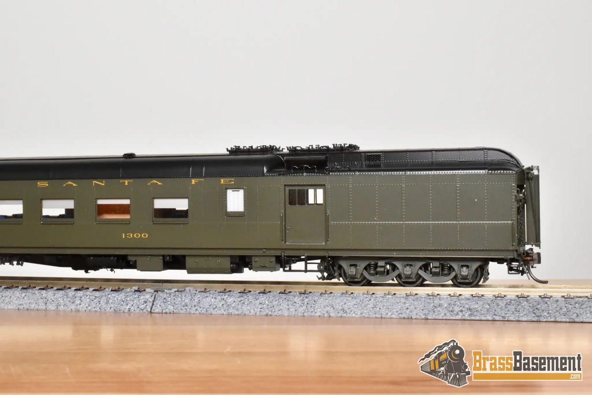 HO Brass - Coach Yard 0415.1 Santa Fe ATSF #1300 Baggage-Bar-Lounge - 1948 SF Green - Passenger